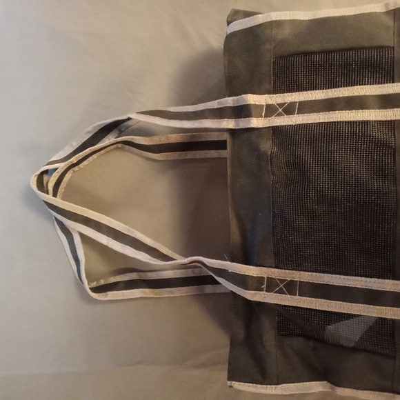 Stylish animal carry case - Picture 1 of 4